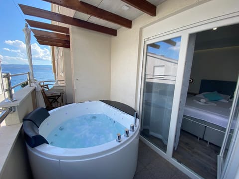 Hot Tub, View (from property/room), Balcony/Terrace, Sea view, Sea view