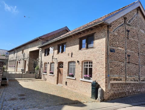 Property building, Parking