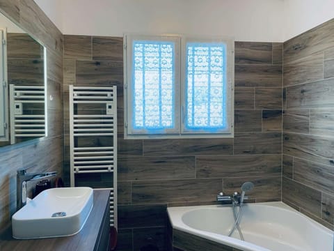 Maison rustique à Trégastel, proche plage, animaux admis - FR-1-542-15 House in Trégastel