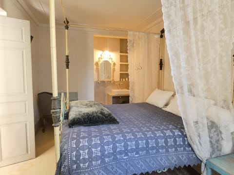 The French Village Authentic House Apartment in Cogolin