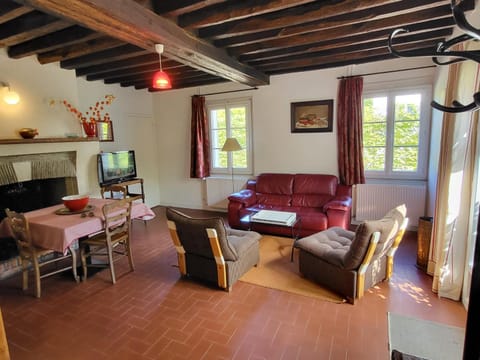 TV and multimedia, Living room, Dining area
