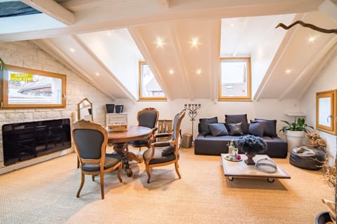 Living room, Seating area, Dining area, On site