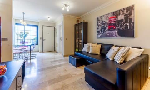 TV and multimedia, Living room, Dining area