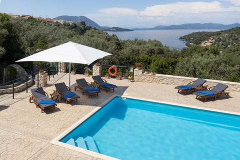 Patio, Nearby landmark, Day, Natural landscape, Mountain view, Pool view, Sea view, Swimming pool, sunbed