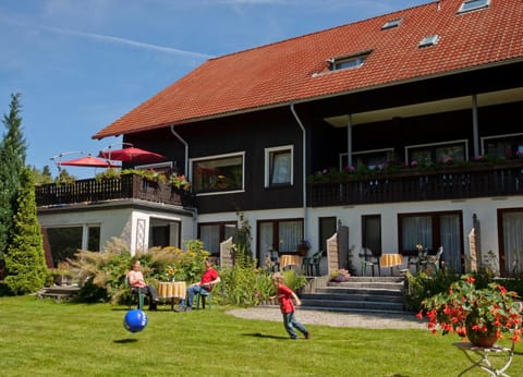 Property building, Day, Garden, Garden view