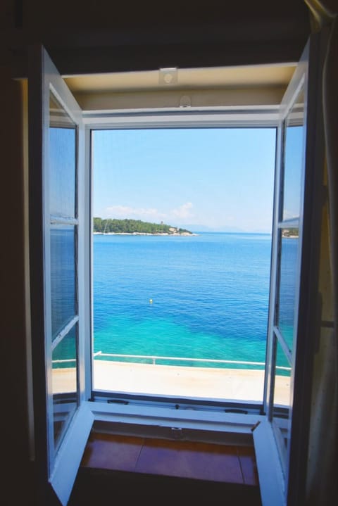 Bedroom, Mountain view, Sea view