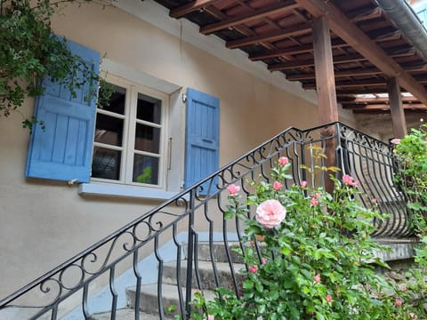 Gite Les genêts, baronnies provençales House in Provence-Alpes-Côte d'Azur