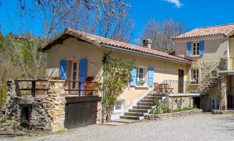 Gite Les genêts, baronnies provençales House in Provence-Alpes-Côte d'Azur