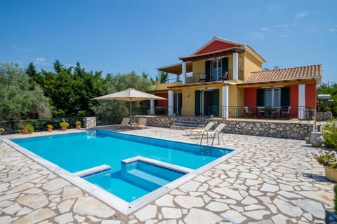Property building, Patio, Day, Summer, Garden, City view, Garden view, Landmark view, Mountain view, Pool view, Sea view, Swimming pool, sunbed