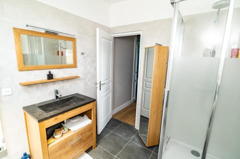 Gîtes du Domaine d'Auxonnettes L&J EVENEMENTS Bed and Breakfast in Île-de-France