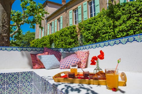 Patio, Food and drinks, Breakfast, Continental breakfast