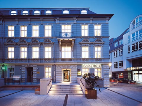 Property building, Facade/entrance, Night