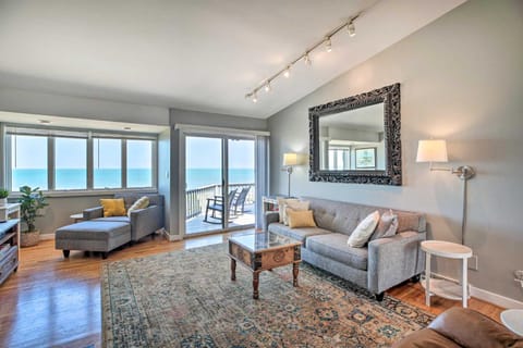 Lakefront Family Retreat with Grill Steps to Beach! House in Gary