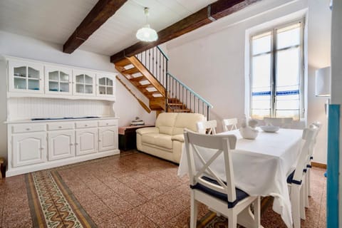 Alghero Bastioni colombo sea view Apartment in Alghero