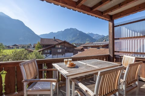 Balcony/Terrace, Mountain view