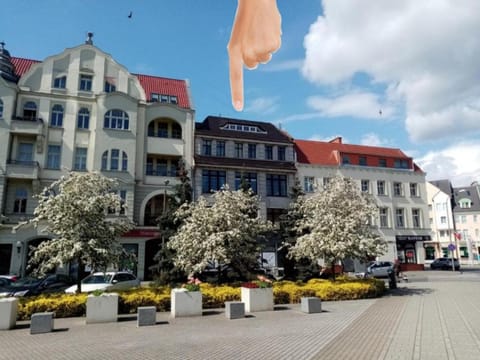 Property building, Location