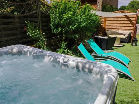 Hot Tub, Spa and wellness centre/facilities