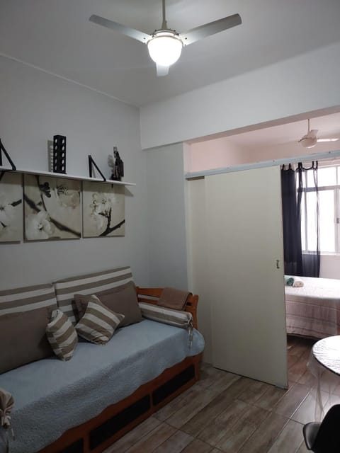 Photo of the whole room, Seating area