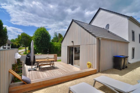 BBQ facilities, Balcony/Terrace, Seating area, Dining area