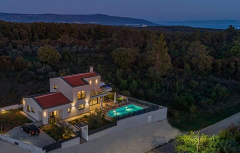 Bird's eye view, Swimming pool