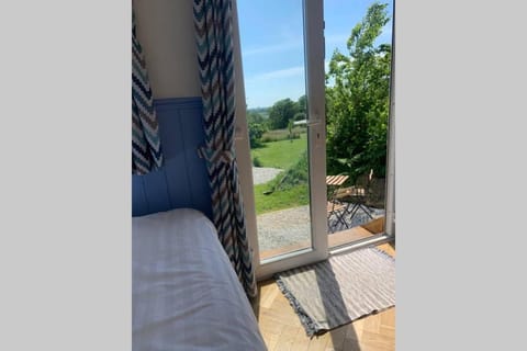 Apple Tree Hut Apartment in Wales