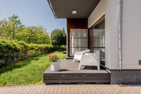 Balcony/Terrace, Garden view