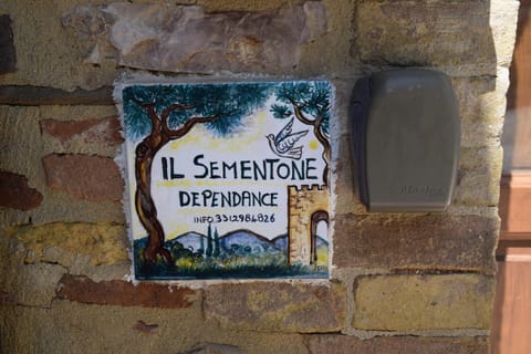 Property logo or sign, Logo/Certificate/Sign, Text overlay