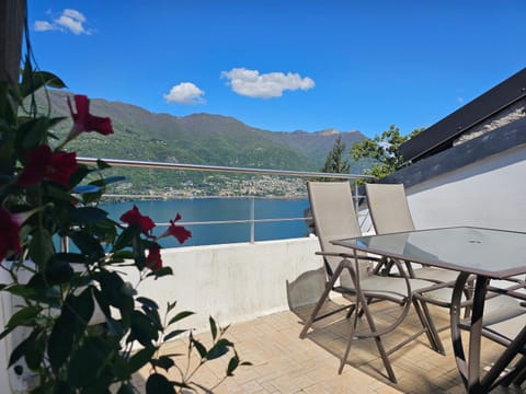 Natural landscape, View (from property/room), Balcony/Terrace, Balcony/Terrace, Lake view, Mountain view