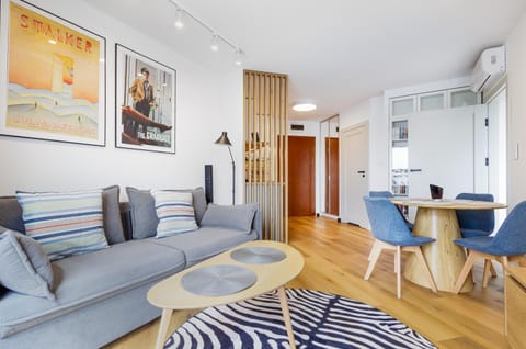 Living room, Decorative detail, Seating area, Dining area, internet