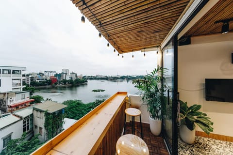 Balcony/Terrace, Lake view