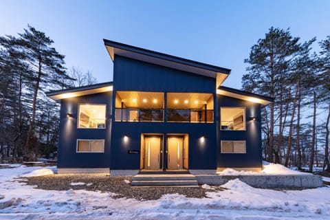 Property building, Facade/entrance, Winter, Sunset