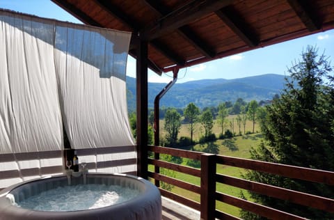 Hot Tub, Hot Tub