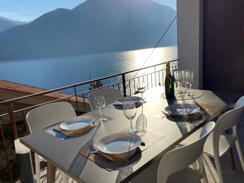 Food and drinks, On site, Lake view