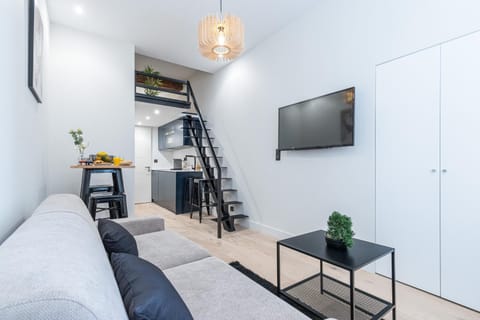 Communal lounge/ TV room, Living room