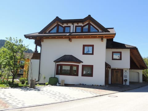 Ferienwohnung Embacher Apartment in Salzburgerland