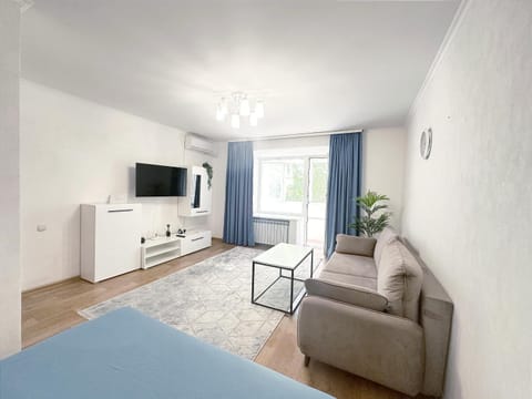 TV and multimedia, Living room, Photo of the whole room, Seating area
