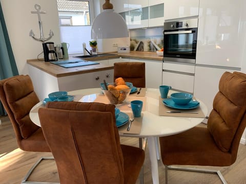 Coffee/tea facilities, Kitchen or kitchenette, Dining area, pet friendly