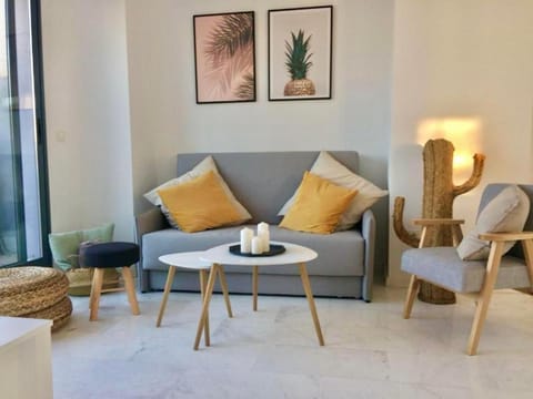 Living room, Sea view