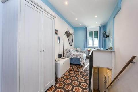 Living room, Seating area, wardrobe