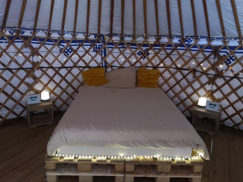 Yourte Mont-Saint-Michel Luxury tent in Jullouville