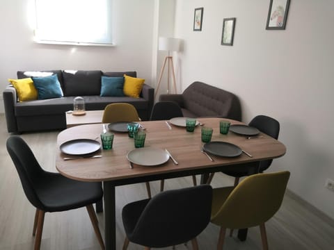 Living room, Dining area
