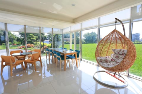 Property building, Restaurant/places to eat, Communal lounge/ TV room, On site