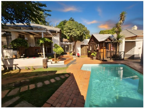 Property building, Swimming pool