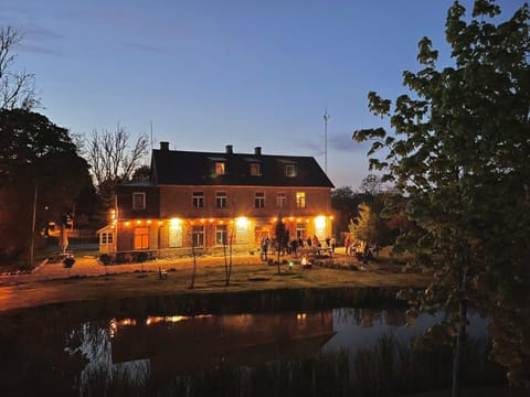 Property building, Night