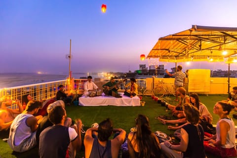 People, Balcony/Terrace