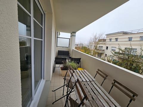 Cozy Corner Netflix Apartment in Chessy