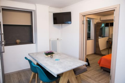 TV and multimedia, Dining area