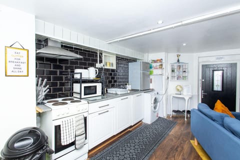 Exclusive Apartment - close to centre, contactless entry, free parking, WiFi & Netflix Apartment in Leeds