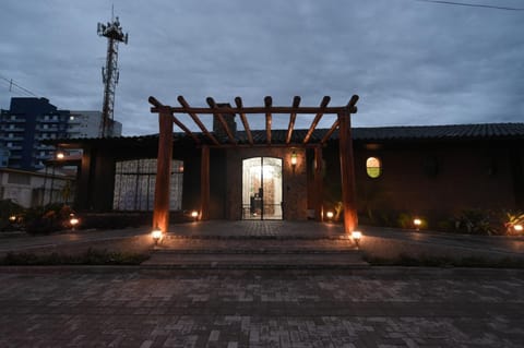 Facade/entrance