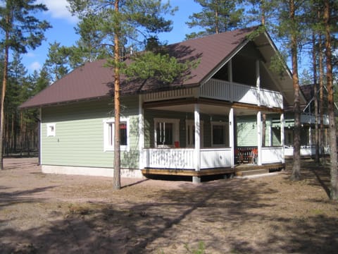 Rattle Nest Chalet in Finland
